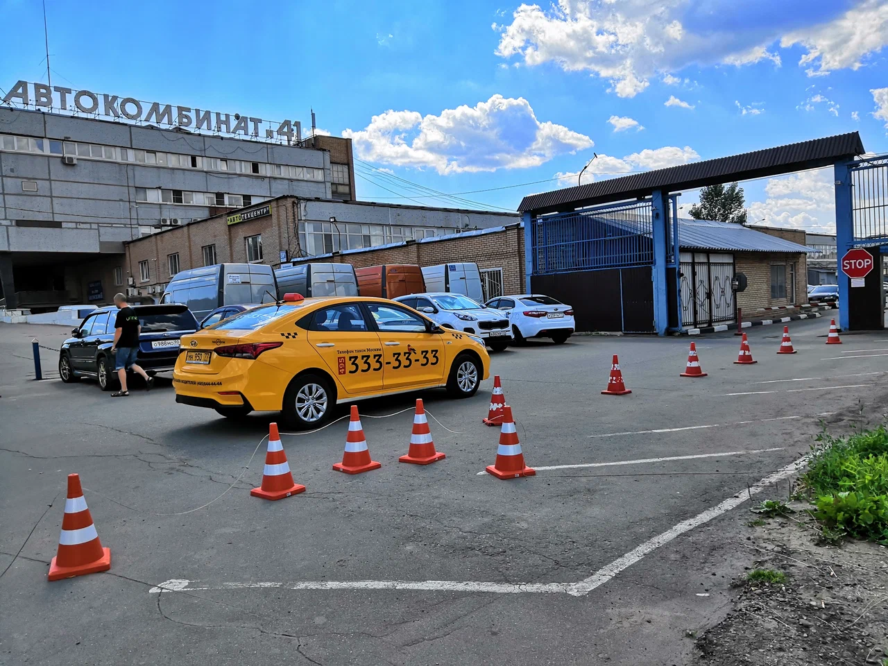 Автомобили на аренду в Такси Ритм